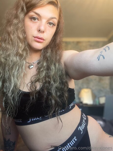 Daisy Jones FREE PAGE_ xxx nette bilder