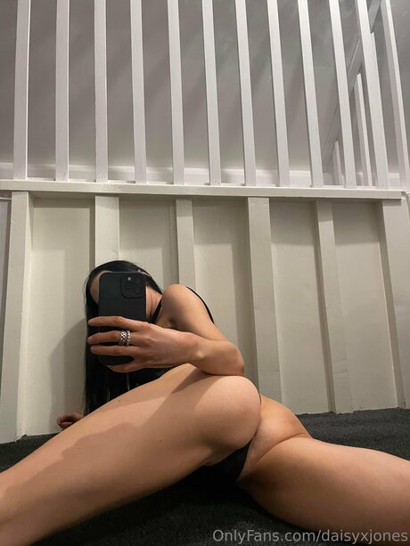 Daisy Jones FREE PAGE_ erwachsene nackte bilder