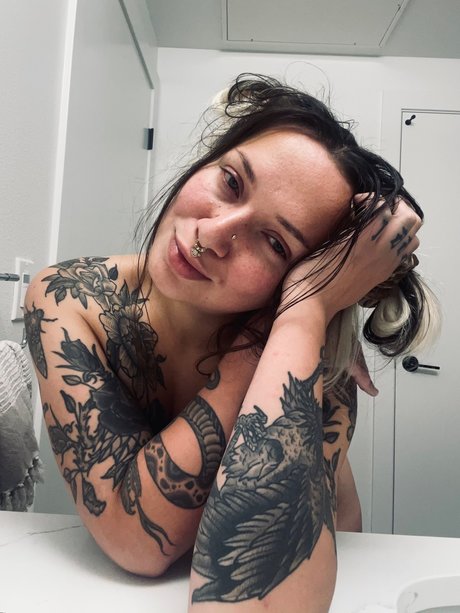 Cruella Debauchery erotische nette bild