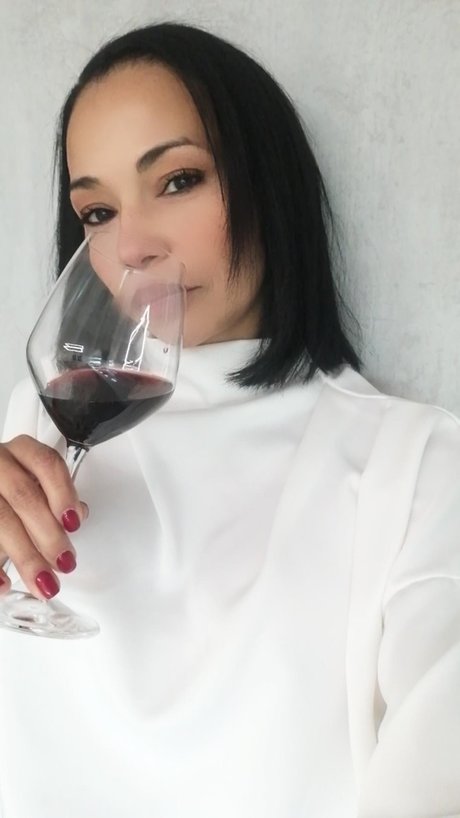 kurvige solo-onlyfans kunst nackte bilder