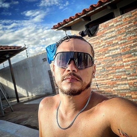 Juan Enrique Salazar freie akt archiv