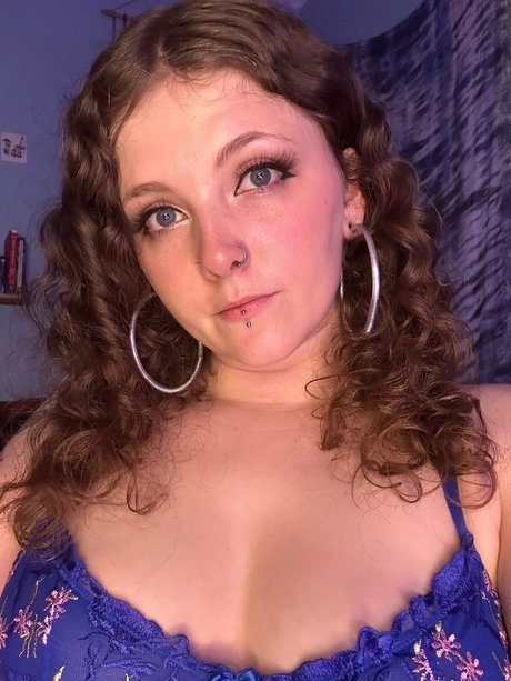 Aly Lee porno kunst archiv