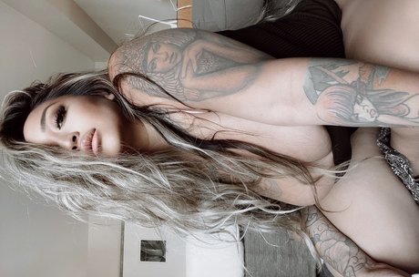 Nikki Sotelo heiße perfekte galerien