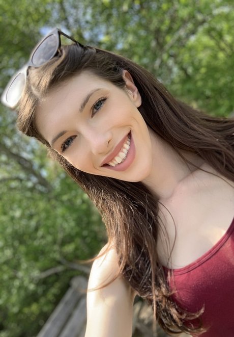 Ava Holt model schöne galerie