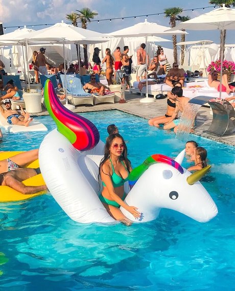 blowjob schlucken onlyfans nacktheit akt bilder