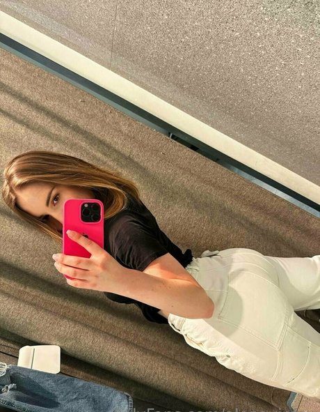 zierliche milf onlyfans nacktheit kunst foto