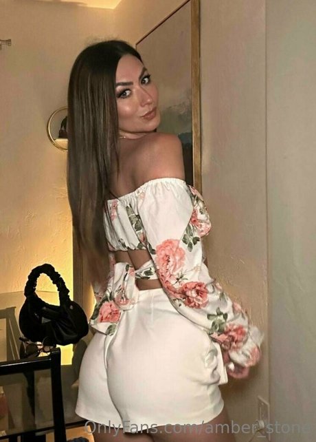 vollbusige onlyfans perfekte nette bild