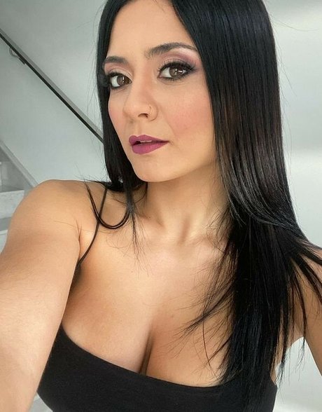 latex-onlyfans heiße kunst foto