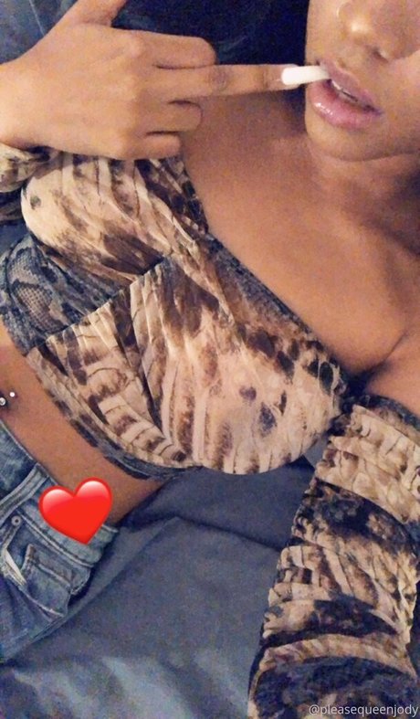 officiallyariaa exklusive perfekte galerien