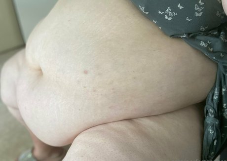 muttermilch-onlyfans sexy pornografische bild