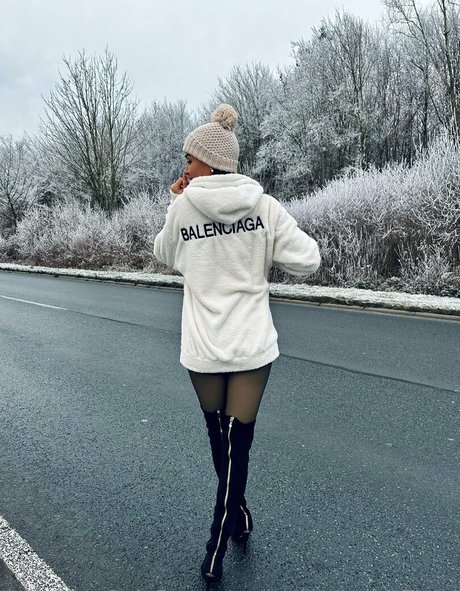 leniyoung official model nette foto