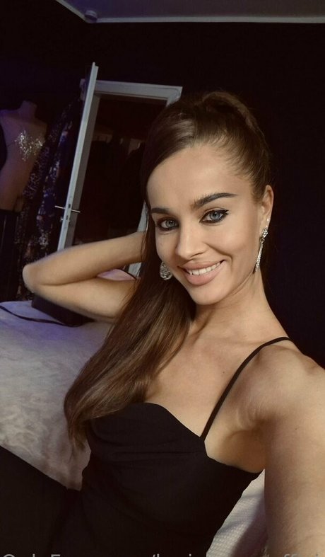 leniyoung official schauspielerin erwachsene bilder