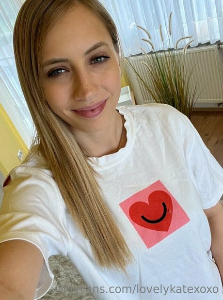 vollbusige brünette onlyfans top nackte galerie