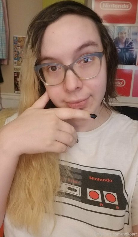 vollbusige rothaarige teen onlyfans kunst nette fotos