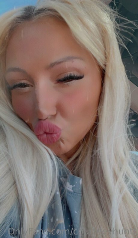 courtneyhuntt model nackten bilder