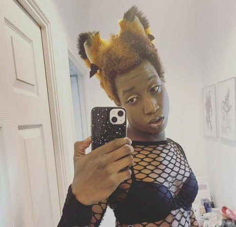 amateur mollige onlyfans kunst schöne archiv