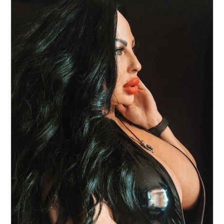 Tyra Deville porno beste bild