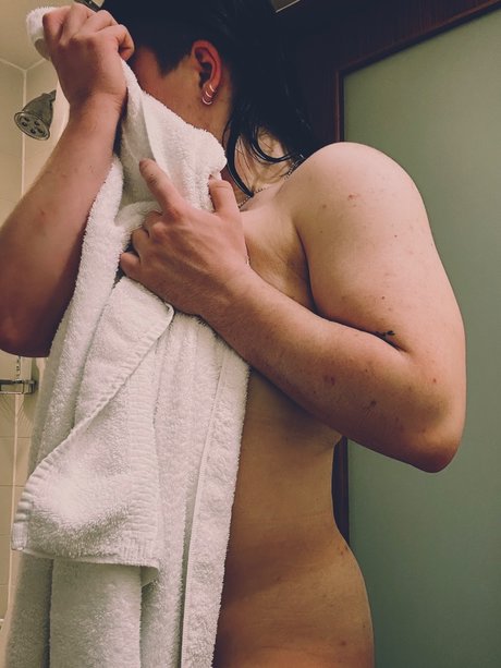 schwule nippel onlyfans exklusive akt archiv