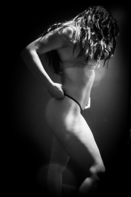 Adore and Explore model foto