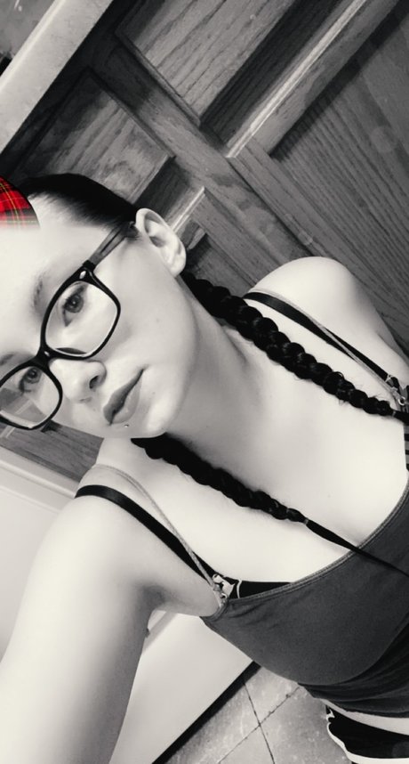 Alanta H kostenlose nackte archiv