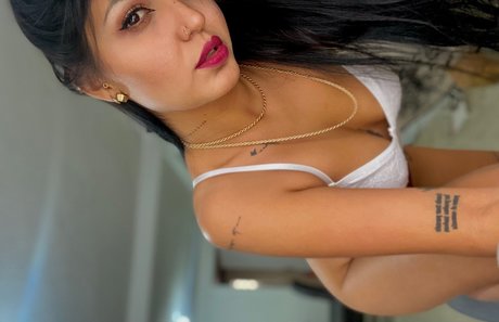 stiefschwester onlyfans freie bilder