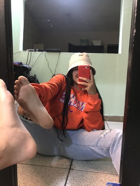 Daniela Estrada perfekte exklusive foto