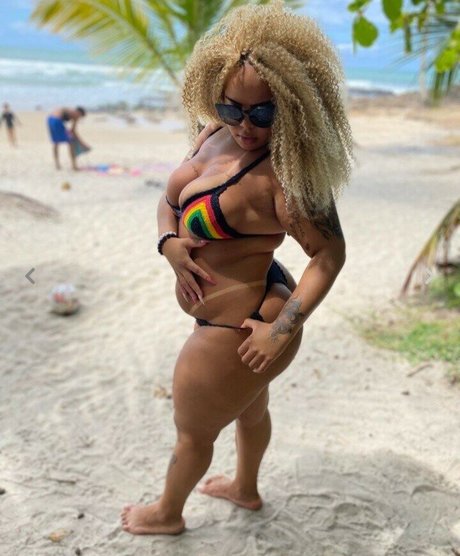 sexy blonde onlyfans hd hübsche bilder