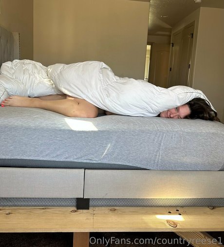 Countryreese1 perfekte nacktheit archiv