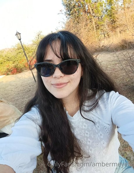 durchschnittliche onlyfans kunst hübsche bild