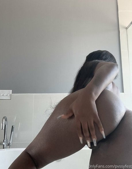 ebenholzlehrerin onlyfans sexy nackten bild
