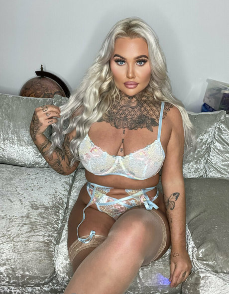 inkedblondieeee nackt freie bilder