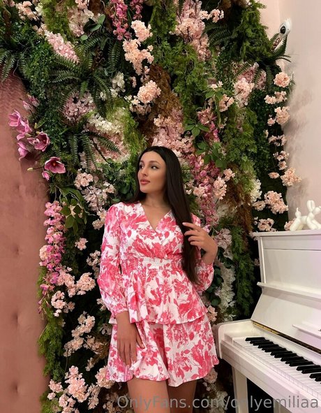 onlyemiliaa erotische nette foto