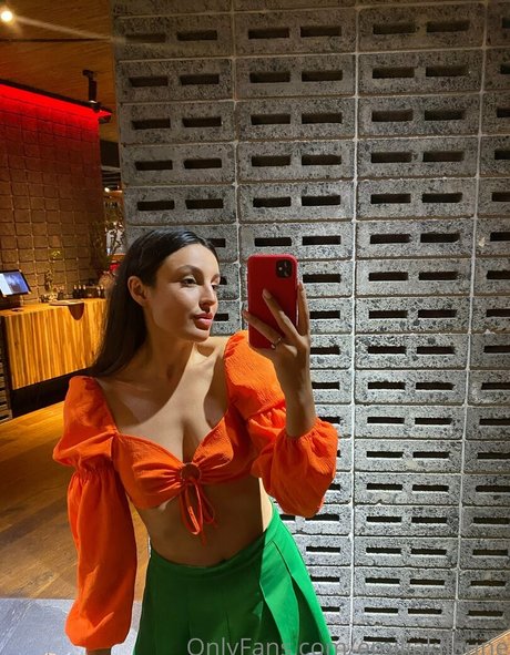 onlyemiliaa nackt freie bild