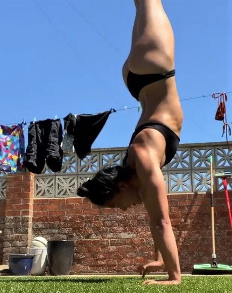 Alice Tai nacktheit heiße bild