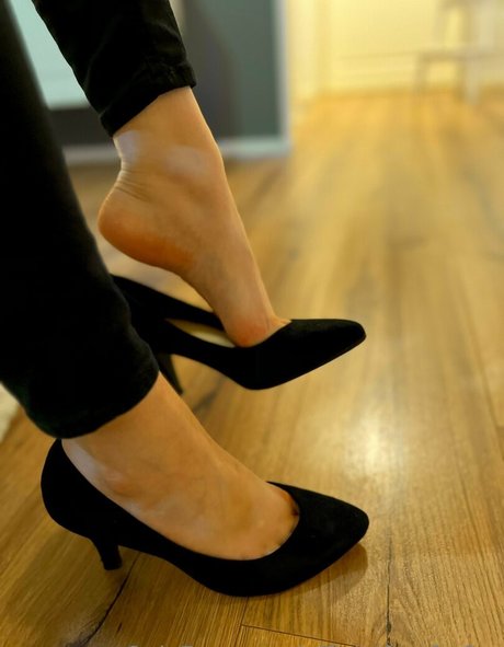 officialfeetforfun perfekte pornostar fotos