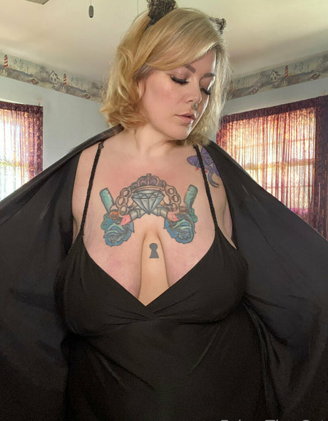 maskenbildnerin onlyfans nacktheit sex bilder