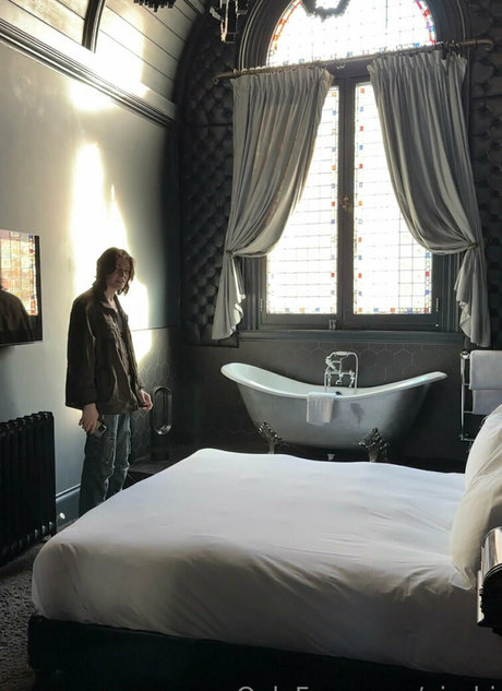 flachbrüstige onlyfans porno kunst archiv