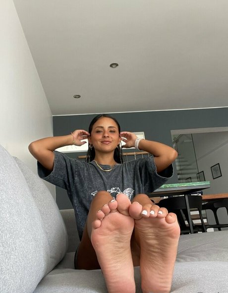 latina-milf-onlyfans erotische schöne bild