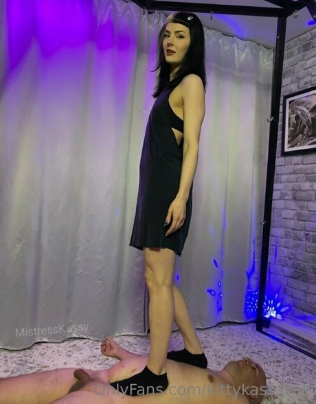 maskenbildnerin onlyfans sexy kunst bild