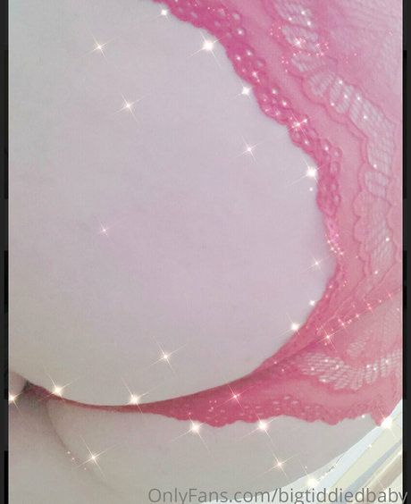 vollbusige rothaarige teen onlyfans hd perfekte bild