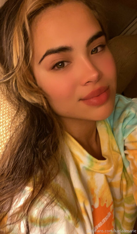 karlaamarie schauspielerin freie bild