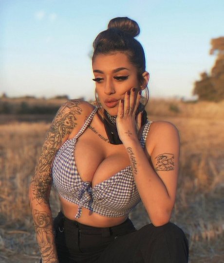 May Bakshi akt galerie