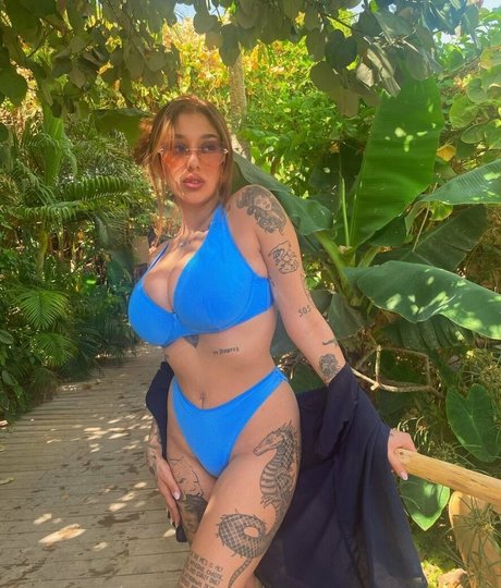 May Bakshi exklusive fotos