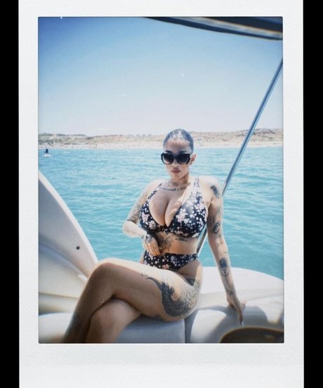 May Bakshi porno perfekte foto