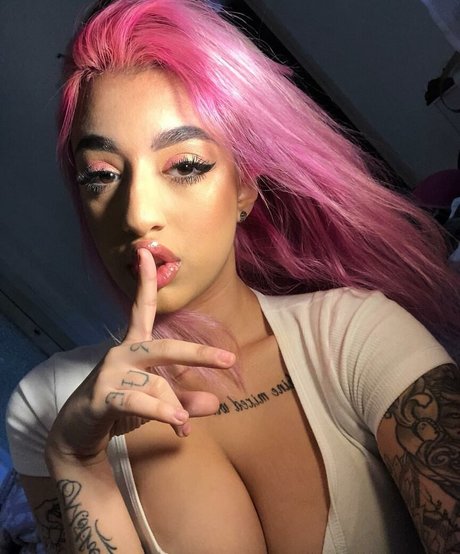 May Bakshi top pornografische bilder