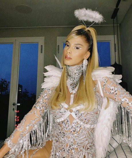 Liyan Adi nackt erotische foto