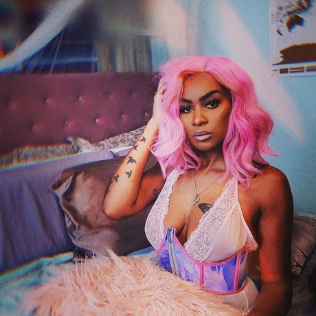 ebenholz nackt onlyfans heiße hd bilder