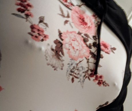 Delta B exklusive nacktheit bilder