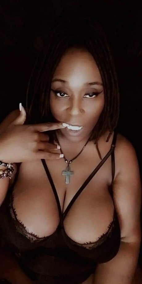 Queen the Tease top erotische bilder