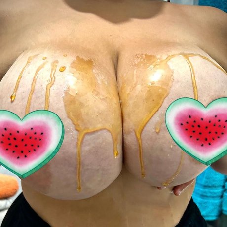 QueenMelons kunst xxx galerie